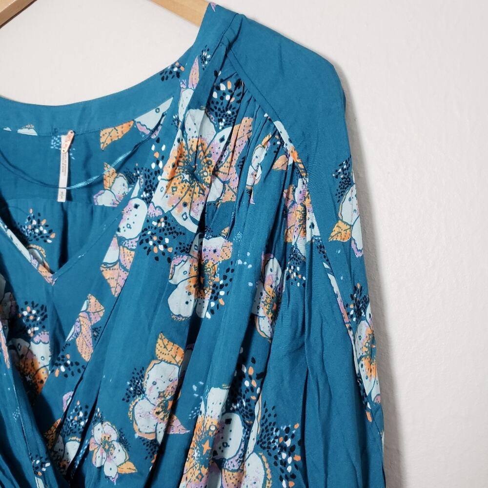 Free People Tuscan Dreams Blue Floral Tunic Mini Dress Small Bell Sleeve V-Neck - Picture 4 of 12